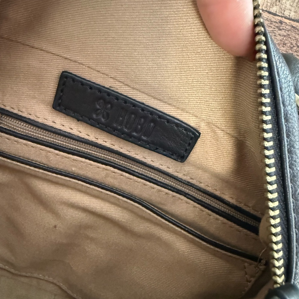 NWOT Hobo International Darling Leather Crossbody - Picture 12 of 14